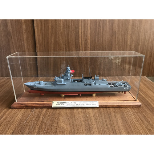 TCG İSTANBUL  F515  maketi   39 cm